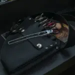 Hvordan kan jeg skære præcist og lige med en skræddersaks?